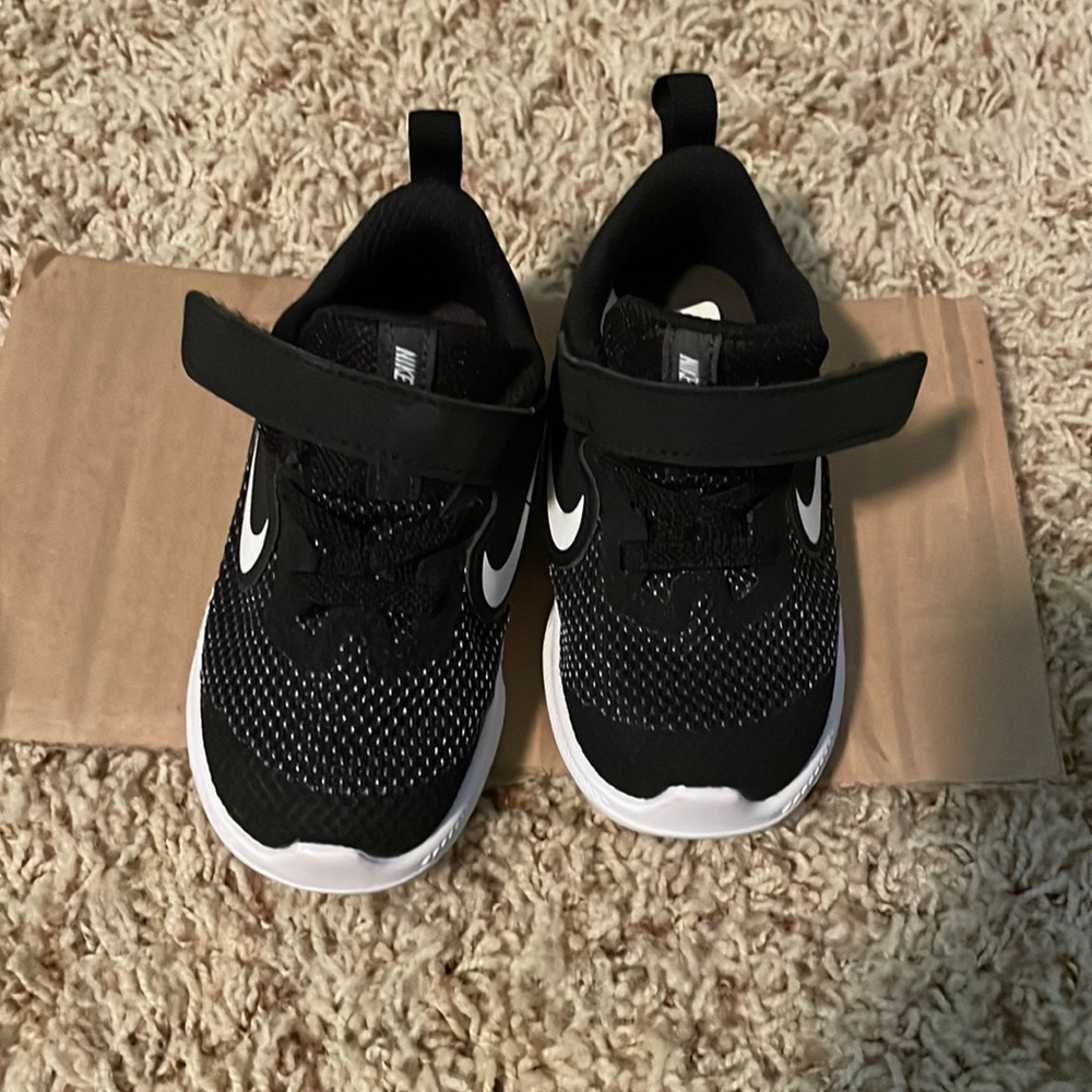 Nike Tanjun Shoes - Size 6C Toddler Size - Black - Never Worn